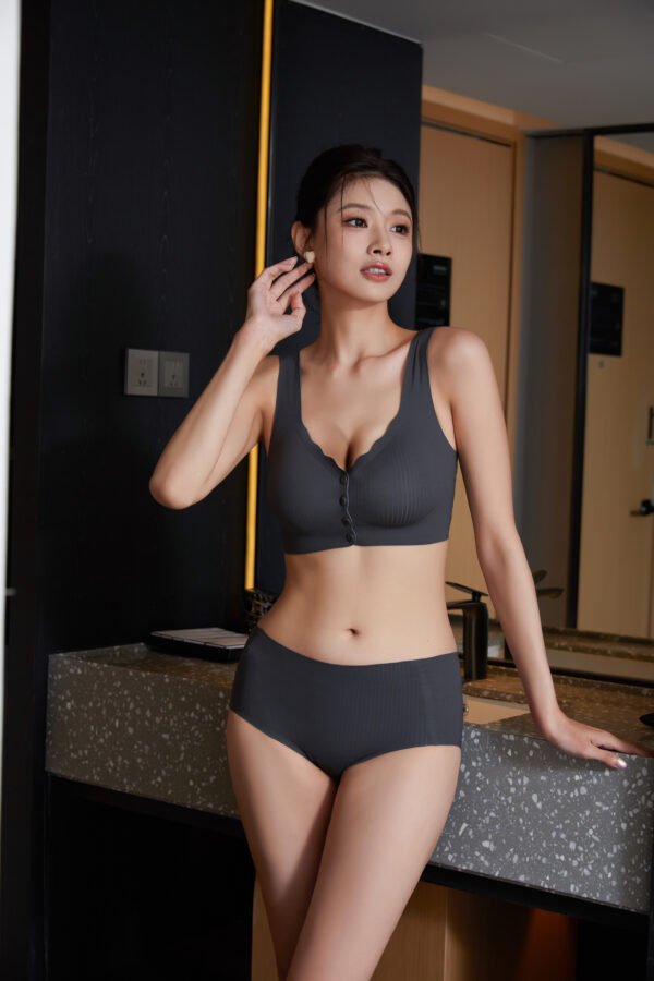 Zambalingerie Wireless Front Closure Super Comfort padded push up bra - Image 4