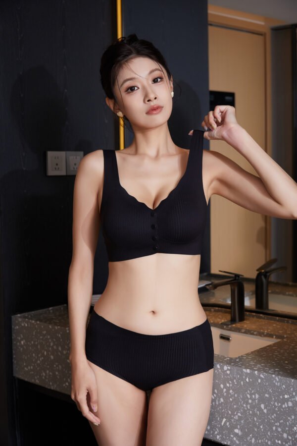 Zambalingerie Wireless Front Closure Super Comfort padded push up bra - Image 3